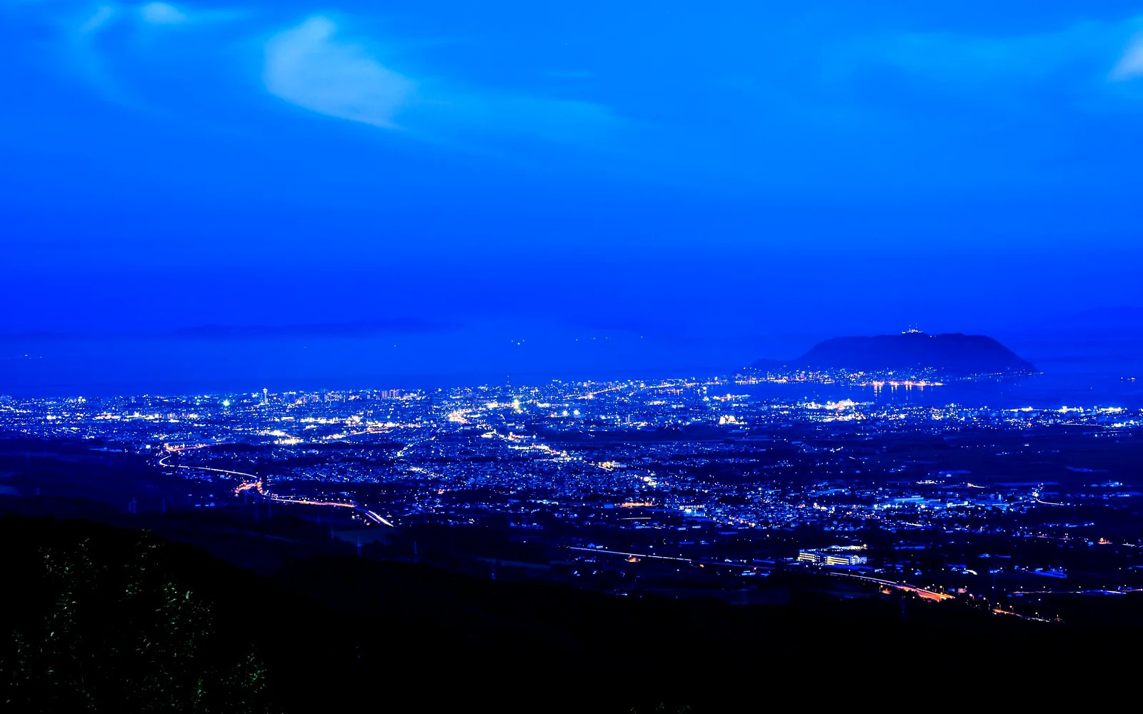 山上から見渡す函館の裏夜景